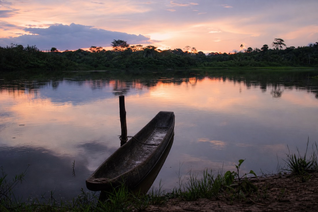 Lake and jungle near Yarinacocha in the Pucallpa area, the kind of Ucayali setting this center sits in